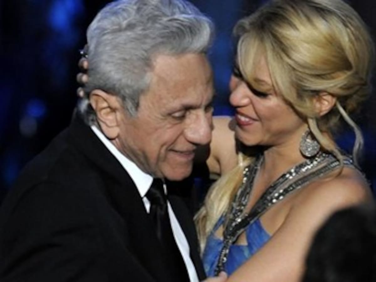 Padre de Shakira dice que nunca ha confirmado el supuesto embarazo de su hija