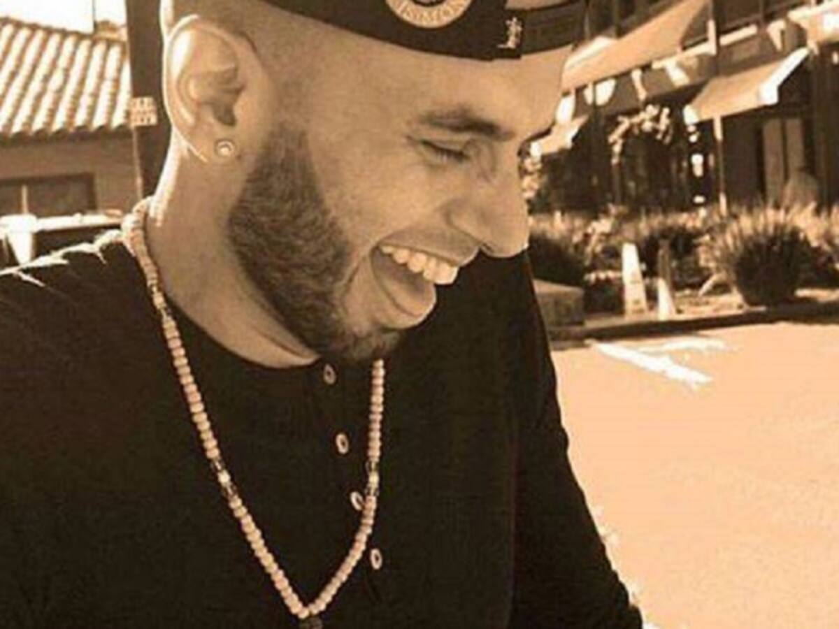 Cantante de 'El Taxi' permanece delicado de salud