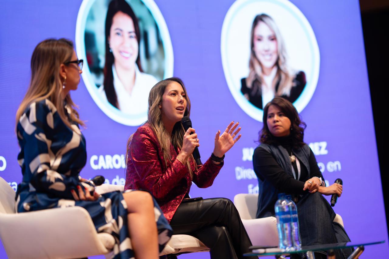 Juanita Gómez, Paula Bolívar y Laura Palomino, conversaron sobre las denuncias por acoso en los medios. | Foto: Cortesía