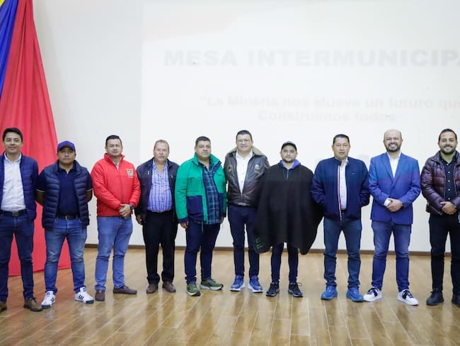 A la convocatoria asistieron los alcaldes de varios municipios de Boyacá, así como representantes de Fedecarbón y voceros de los mineros de Boyacá y Cundinamarca / Foto: Prensa Alcaldía de Paipa