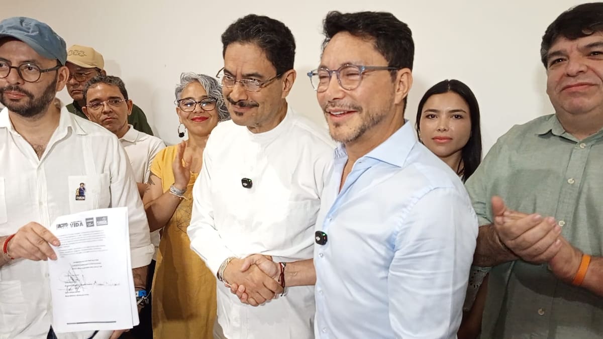 Carlos Caicedo renuncia a su candidatura y se suma a campaña presidencial de Iván Cepeda