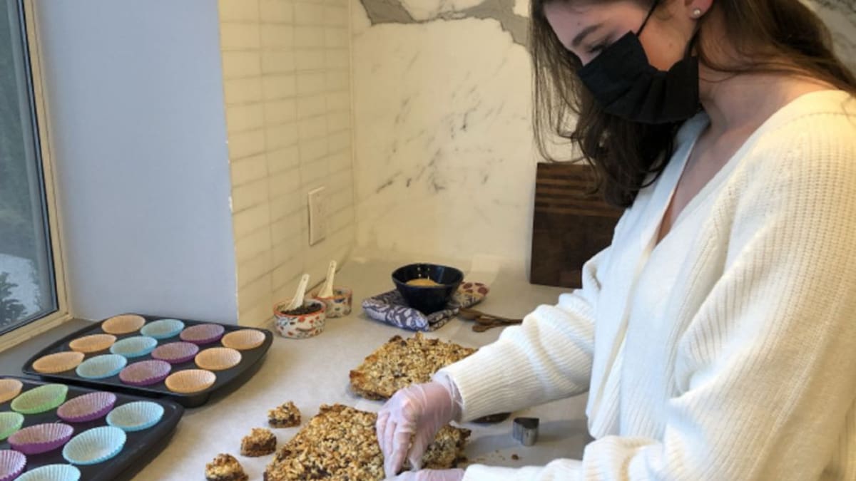 SARA Y MATEO NOS HABLAN DE CÓMO SUS GALLETAS AYUDAN A DECENAS DE RECICLADORES EN CALI