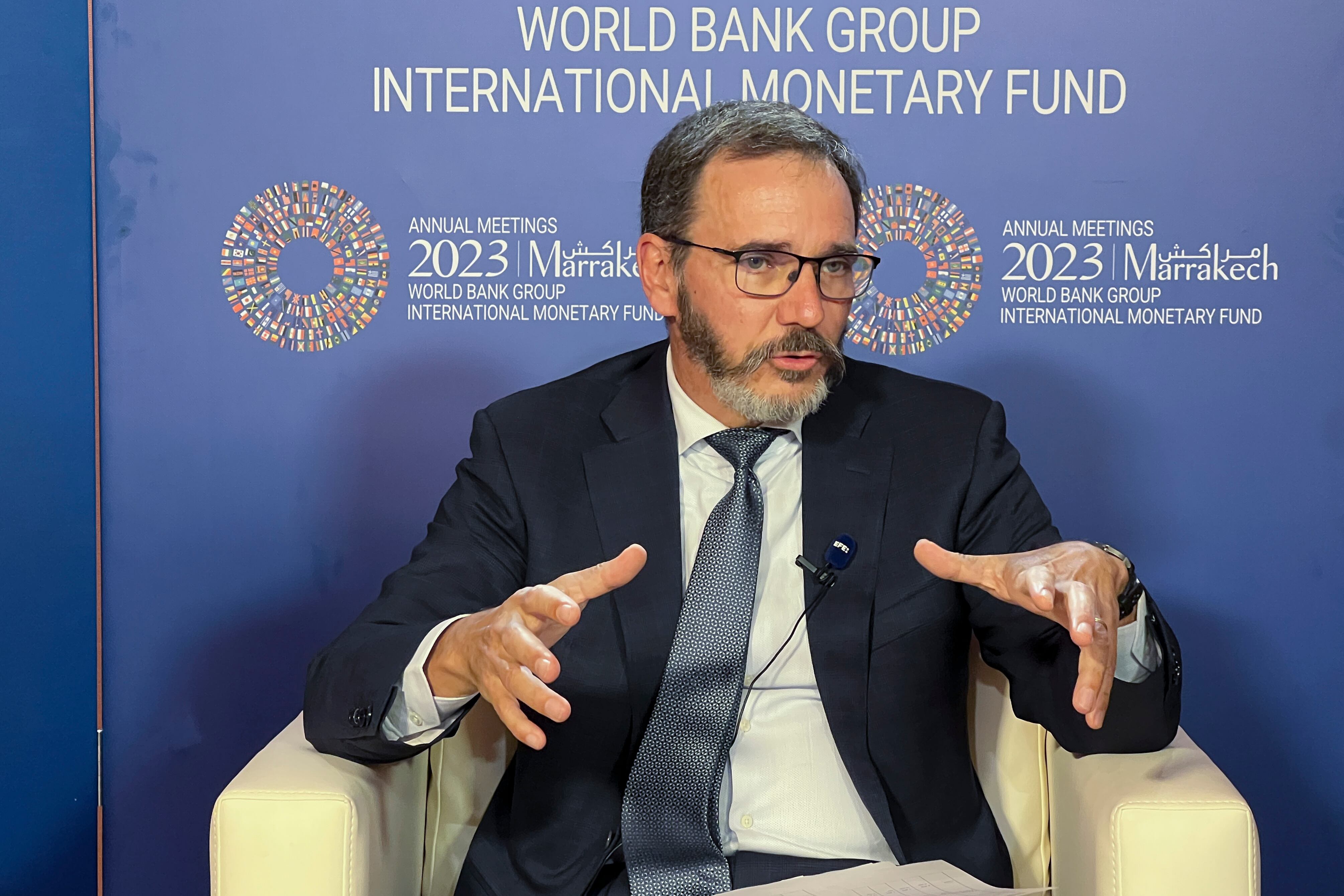 MARRAKECH (MARRUECOS), 10/10/2023.- El economista jefe del FMI, Pière-Olivier Gourinchas, durante su participación en la Asamblea Anual del FMI y el Banco Mundial que fue inaugurada ayer en Marrakech (Marruecos) y durará siete días. El Fondo Monetario Internacional (FMI) ha rebajado su previsión de crecimiento económico para España hasta el 1,7 % en 2024, tres décimas menos de lo que esperaba en julio, ante el menor impulso de los servicios. EFE/Mohamed Siali