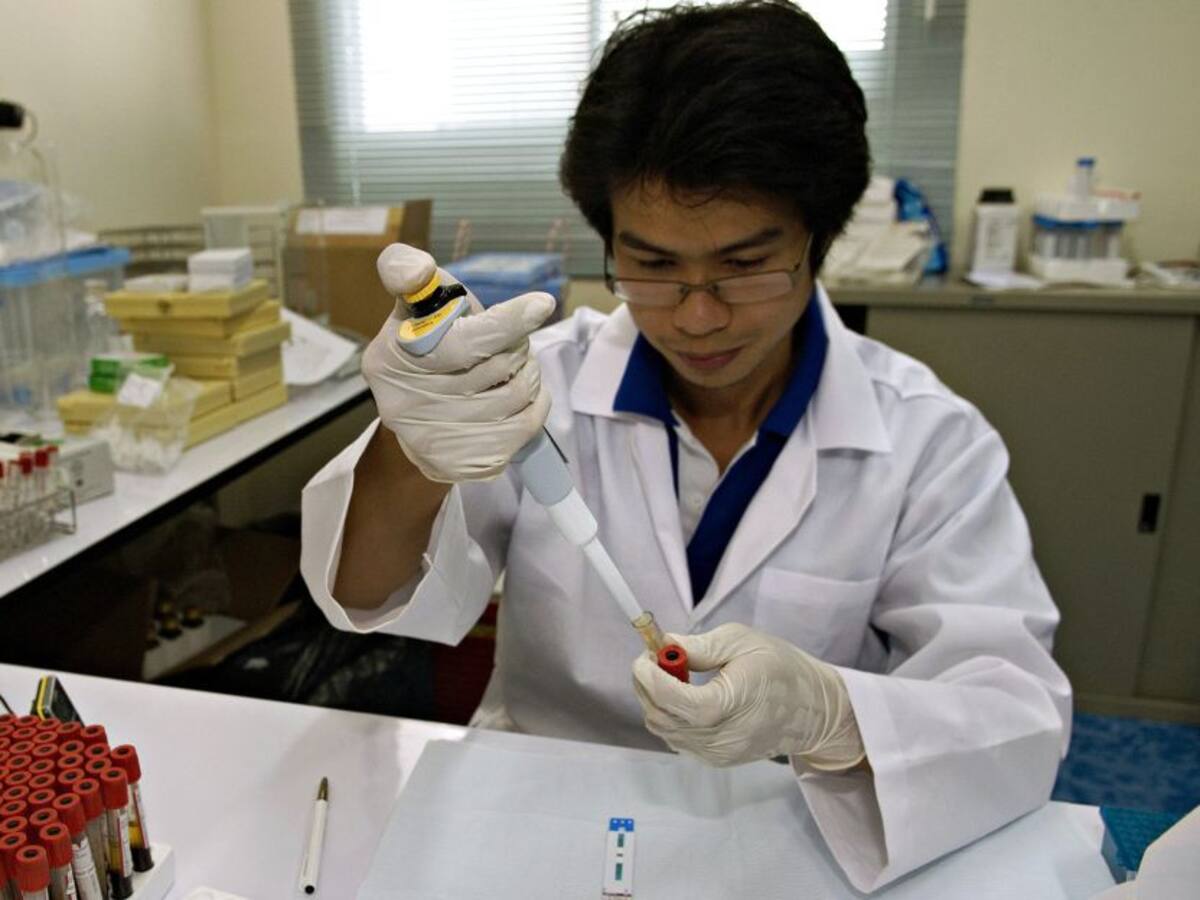 Expertos piden no confiarse de supuesta inmunidad contra el COVID-19