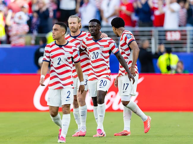 Con un jugador menos, Estados Unidos vence a Bosnia y se mete a los octavos del Mundial: resumen. (Photo by Matthew Huang/Icon Sportswire via Getty Images)