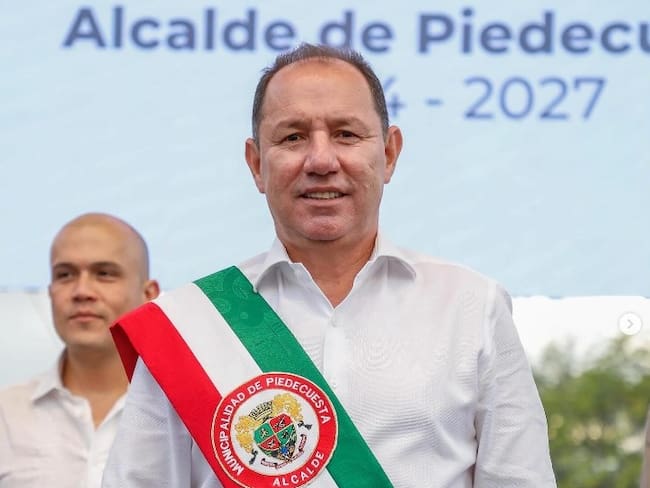 Óscar Santos tomó posesión como alcalde de Piedecuesta