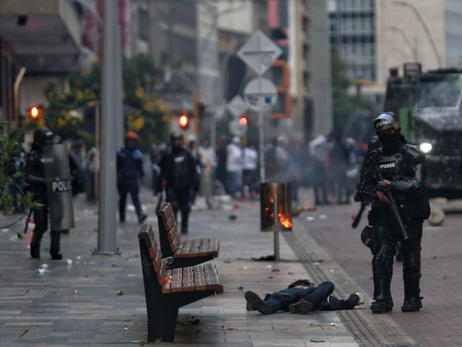 Denuncian abuso policial en medio de las manifestaciones en Colombia