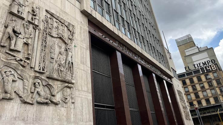 ¿Política de tasas del Banco de la República afecta la economía colombiana? Expertos debaten