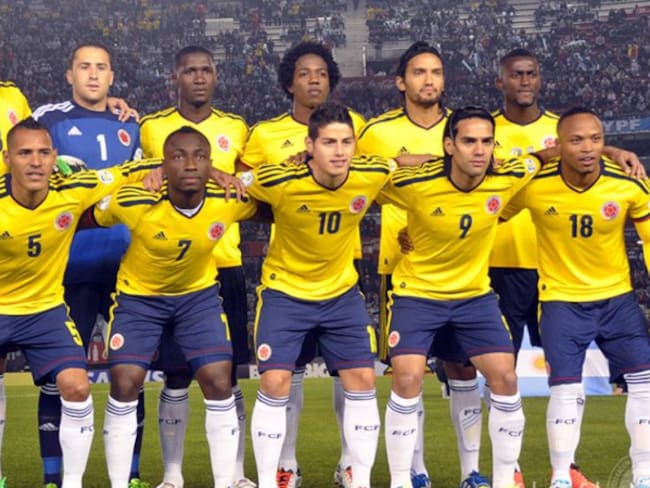 ¿A quién pondría en la defensa de la selección Colombia?