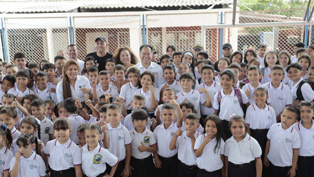 Educación en Norte de Santander avanza y se fortalece: mil estudiantes recibieron nuevos uniformes