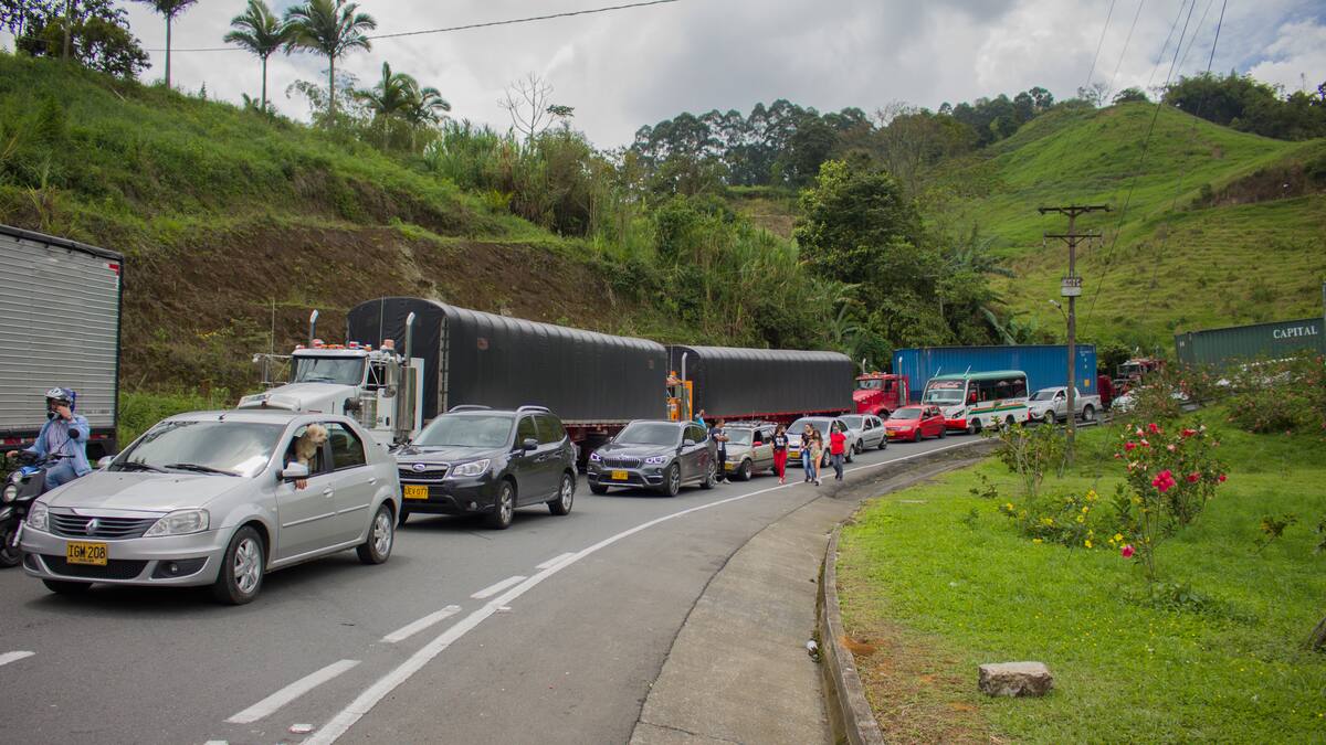 Gremio de transportadores alerta que 353 bloqueos se han presentado en 2025 en vías del país: 79 solo en mayo