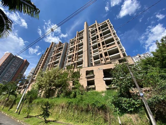 Edificio Continental Towers en alto riesgo de colapso. Cortesía: Alcaldía de Medellín.
