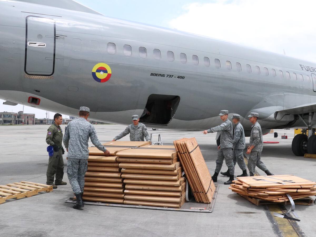 Colombia envía refuerzos para apoyar la extinción de incendios en Ecuador