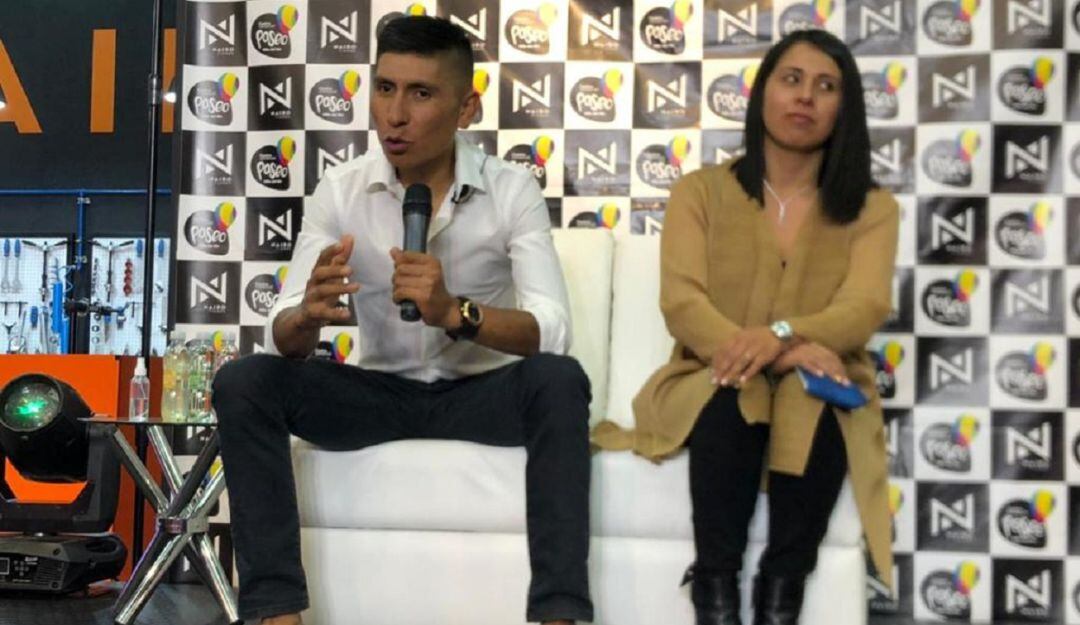 Nairo Quintana habla en la inauguración de su primera tienda.