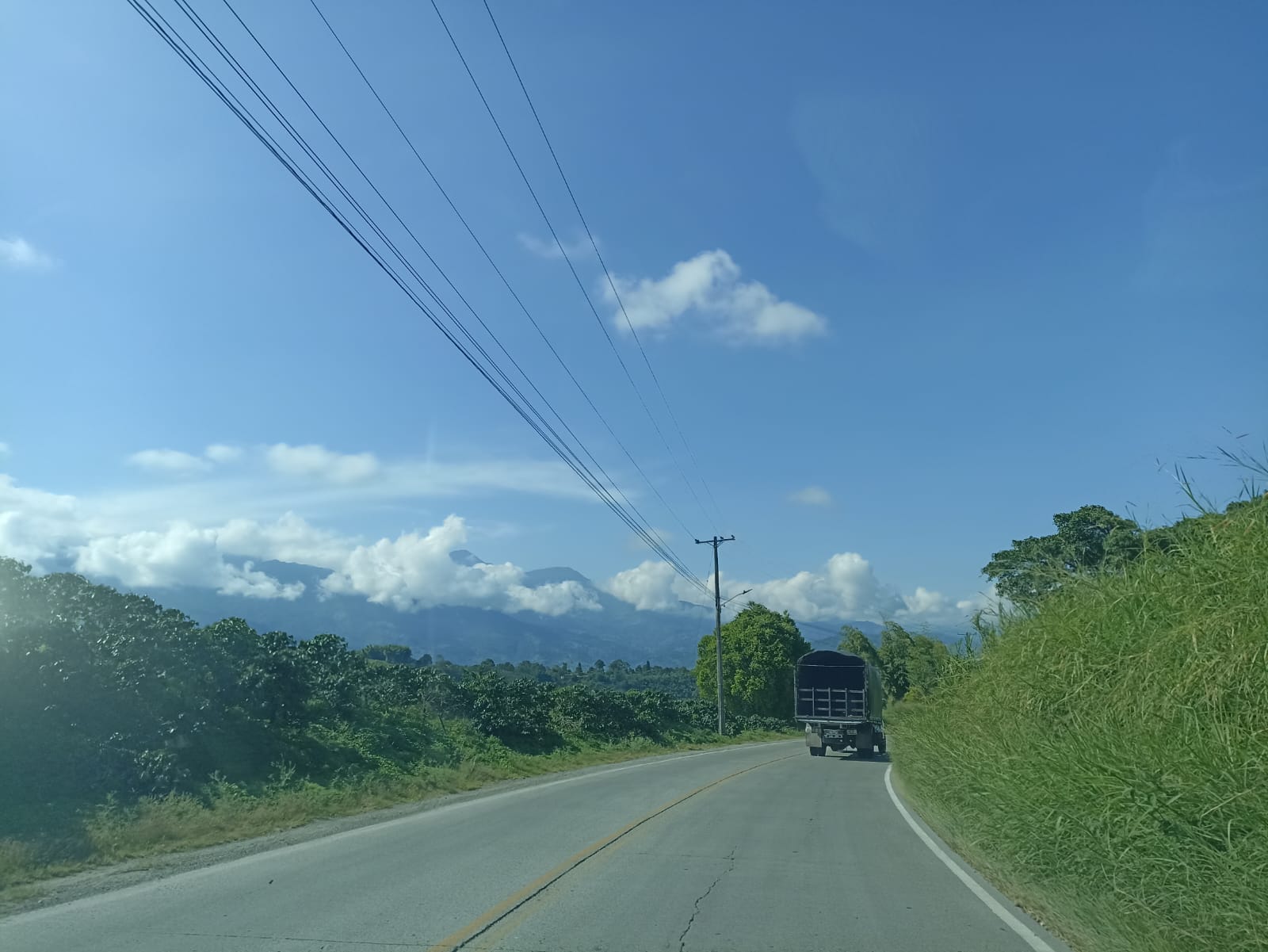 Días de hermosos paisajes  en el Quindío en tiempos de sol y calor