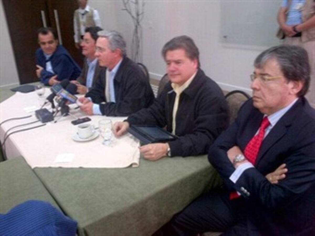 Uribistas intentarán dirimir diferencias en el Congreso Nacional del Centro Democrático