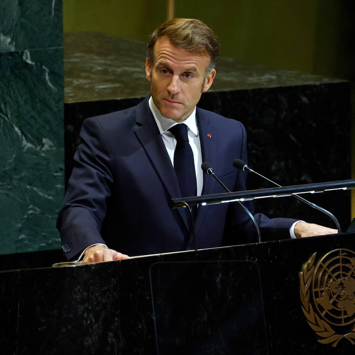Macron aumenta el arsenal nuclear francés y ofreció compartirlo con sus socios europeos
