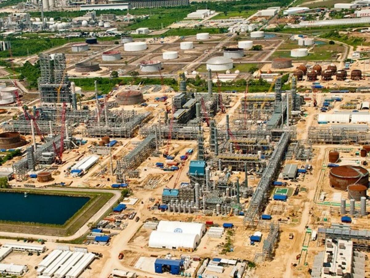 Exdirectivos de Reficar no aceptan cargos por irregularidades en la refinería