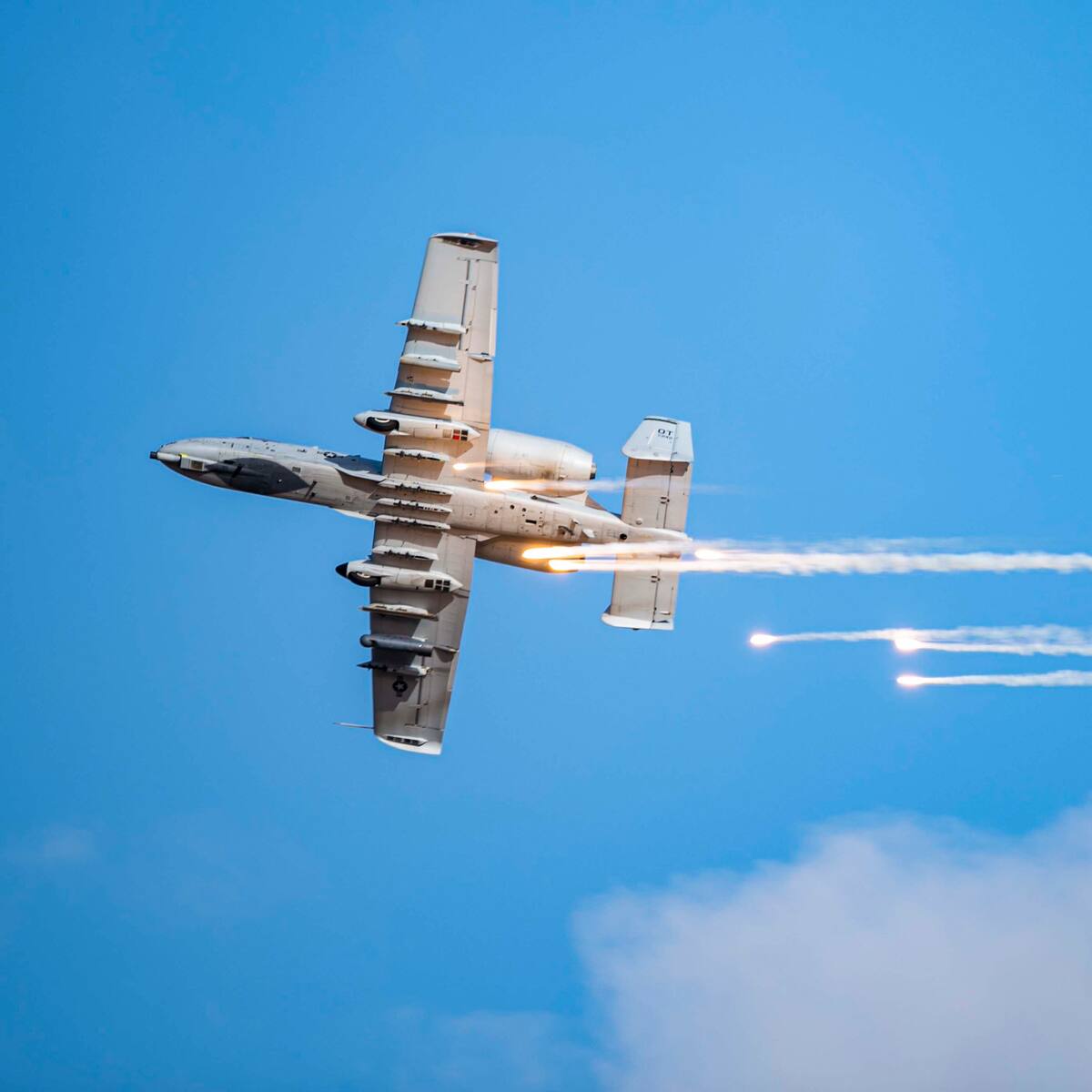 EE.UU, derribó un nuevo objeto no identificado que sobrevolaba Alaska