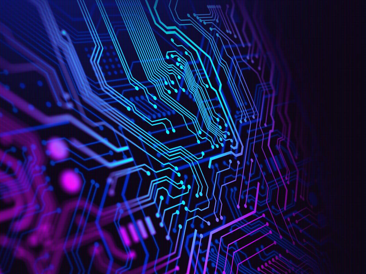 5 carreras que puede estudiar si le gusta la tecnología y cargos en los que trabajaría