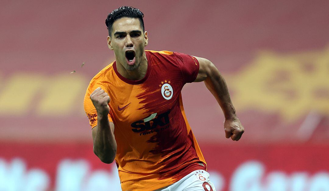 Falcao anotó gol de penal ante Besiktas