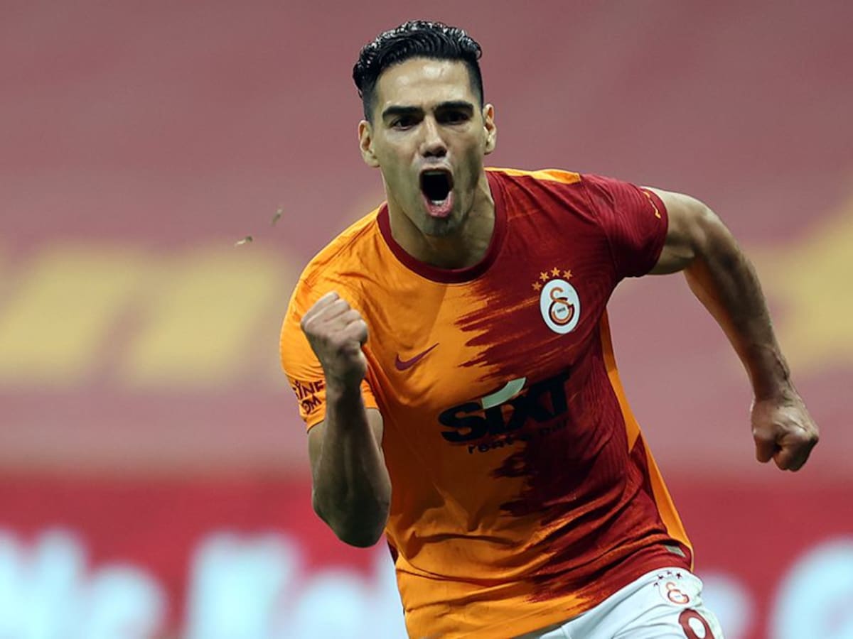 Falcao anotó un gol en victoria clave del Galatasaray sobre el Besiktas