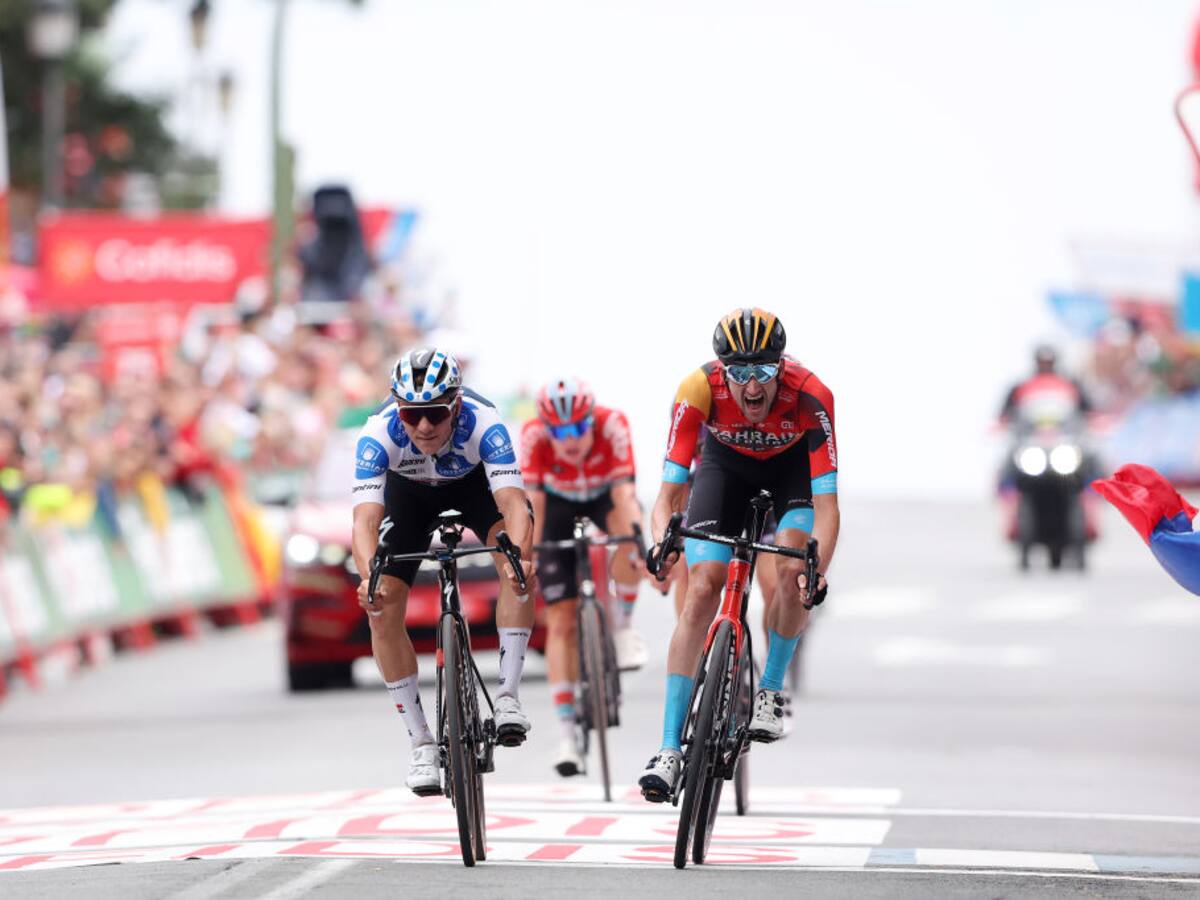 Poels vence a Evenepoel en el sprint y se queda con la etapa 20: Kuss, virtual campeón