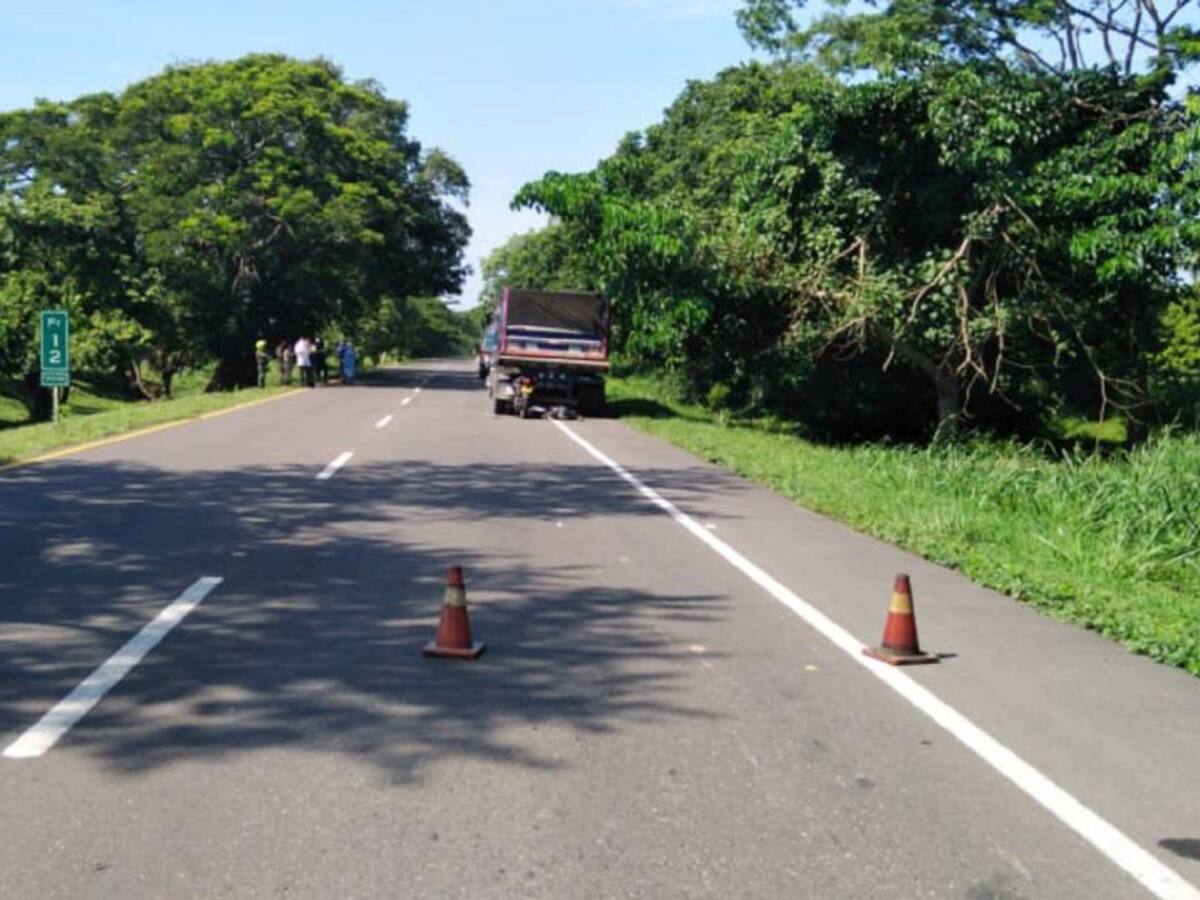 Muere motociclista al chocar con una volqueta en La Cordialidad