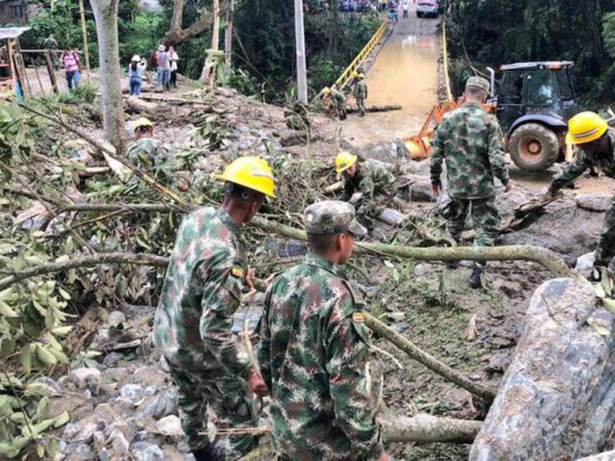 Ejército ayuda atender emergencias por el invierno en Ibagué