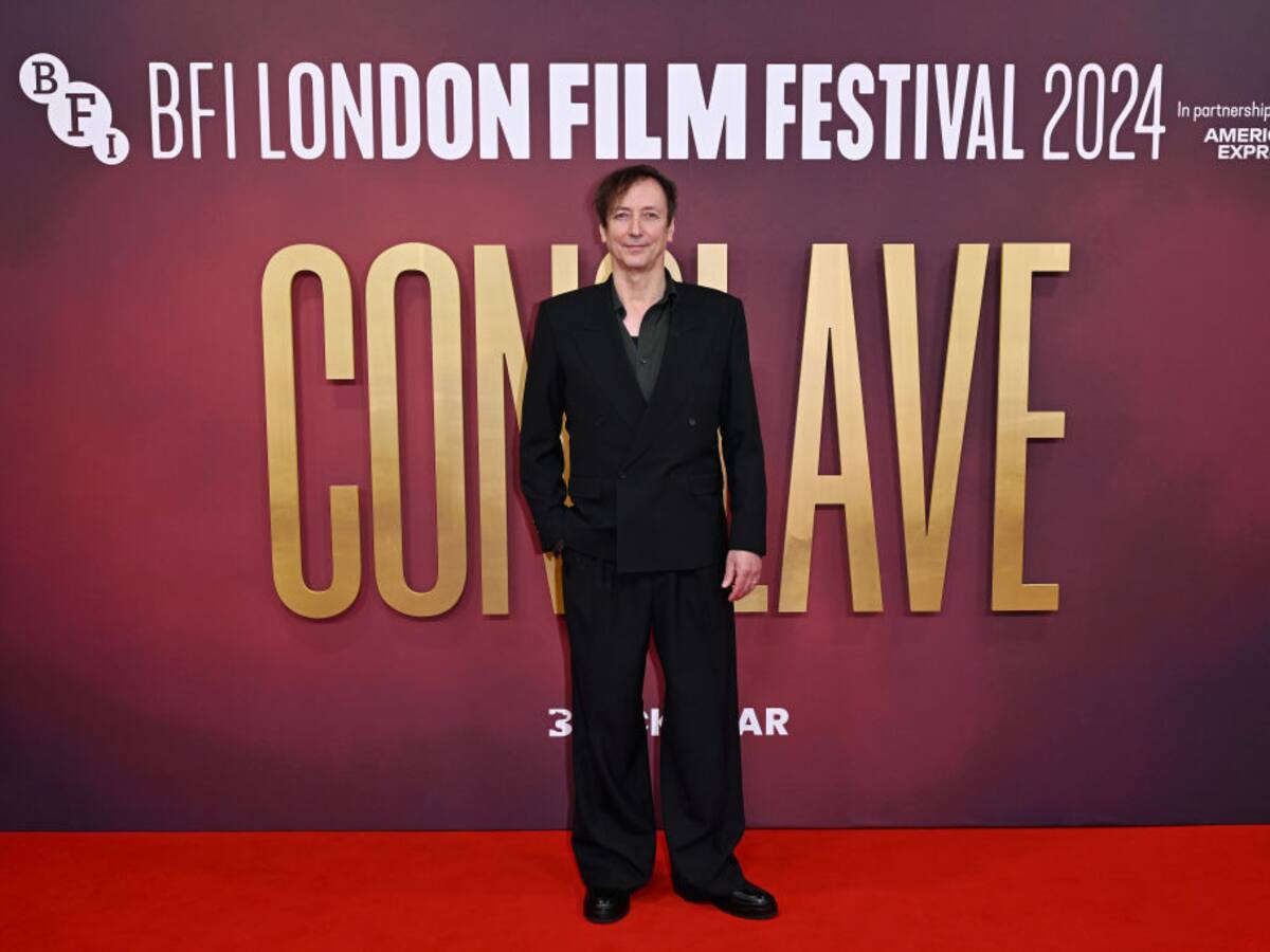 “Quería buscar música idealista”: Volker Bertelmann sobre la película ‘Cónclave’