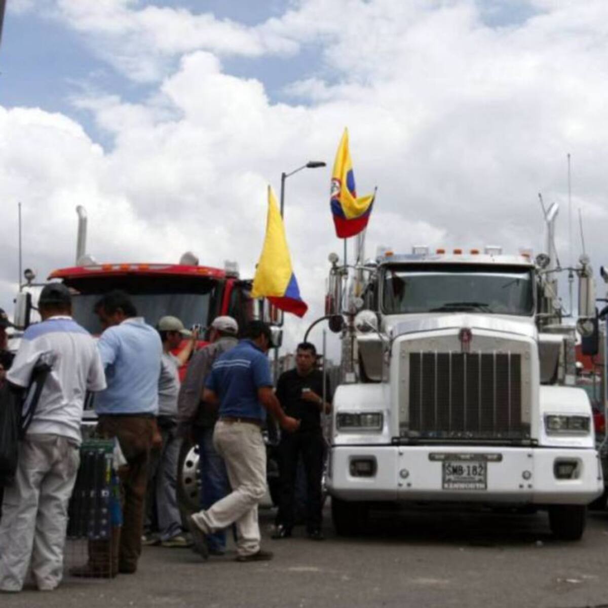 Camioneros de Risaralda no descartan paro indefinido por alza en los peajes