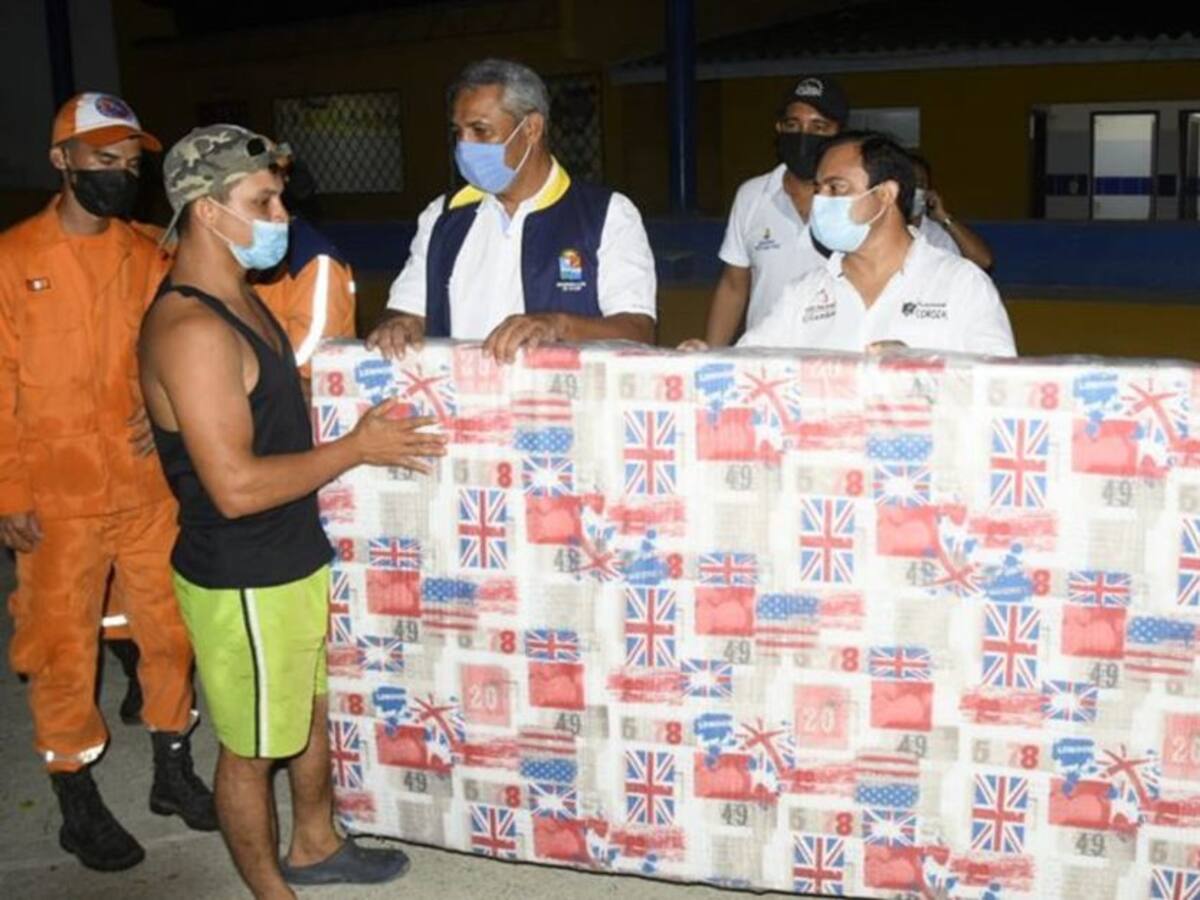 Entregan ayudas a damnificados por inundaciones en Corozal