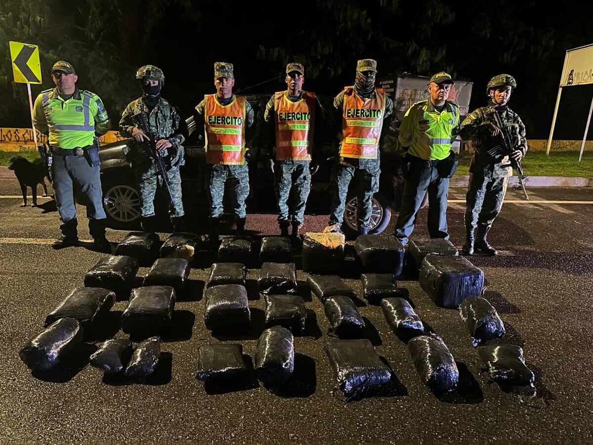 Golpe al narcotráfico en el Quindío: Ejército incautó 100 kilos de marihuana en la vía La Línea