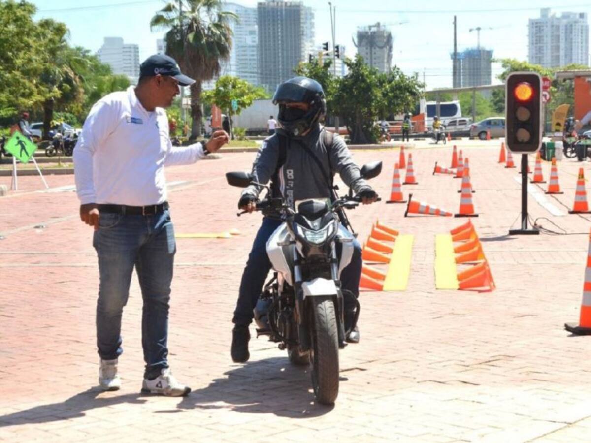 Cartageneros recibieron recomendaciones en Ruta Nacional de Seguridad Vial
