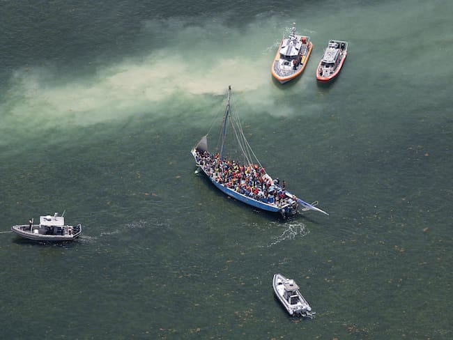 La Guardia Costera de los Estados Unidos interceptó un bote con aproximadamente 150 migrantes en la Florida. (Photo by Joe Raedle/Getty Images)