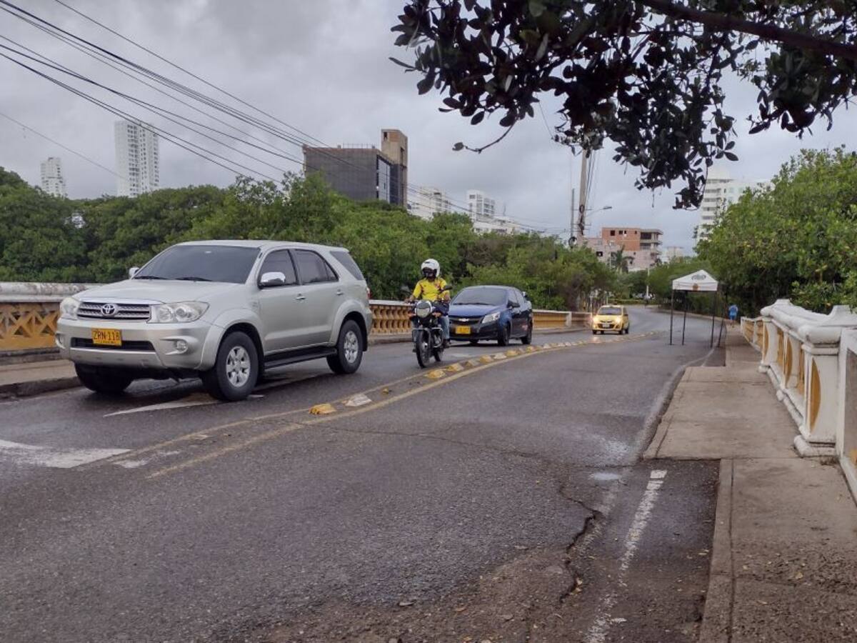 Suspendieron tránsito vehicular por el puente Las Palmas en Manga