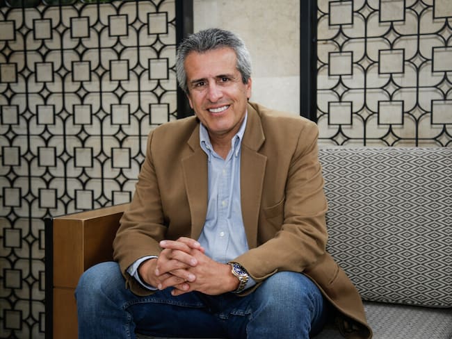 Me encanta llegar a la Consejería y acércanos a las regiones: Luis Fernando Velasco