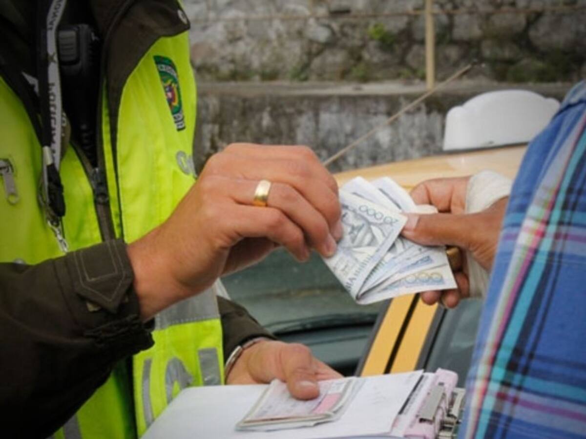 Dos policías fueron judicializados por soborno a un conductor en Pereira