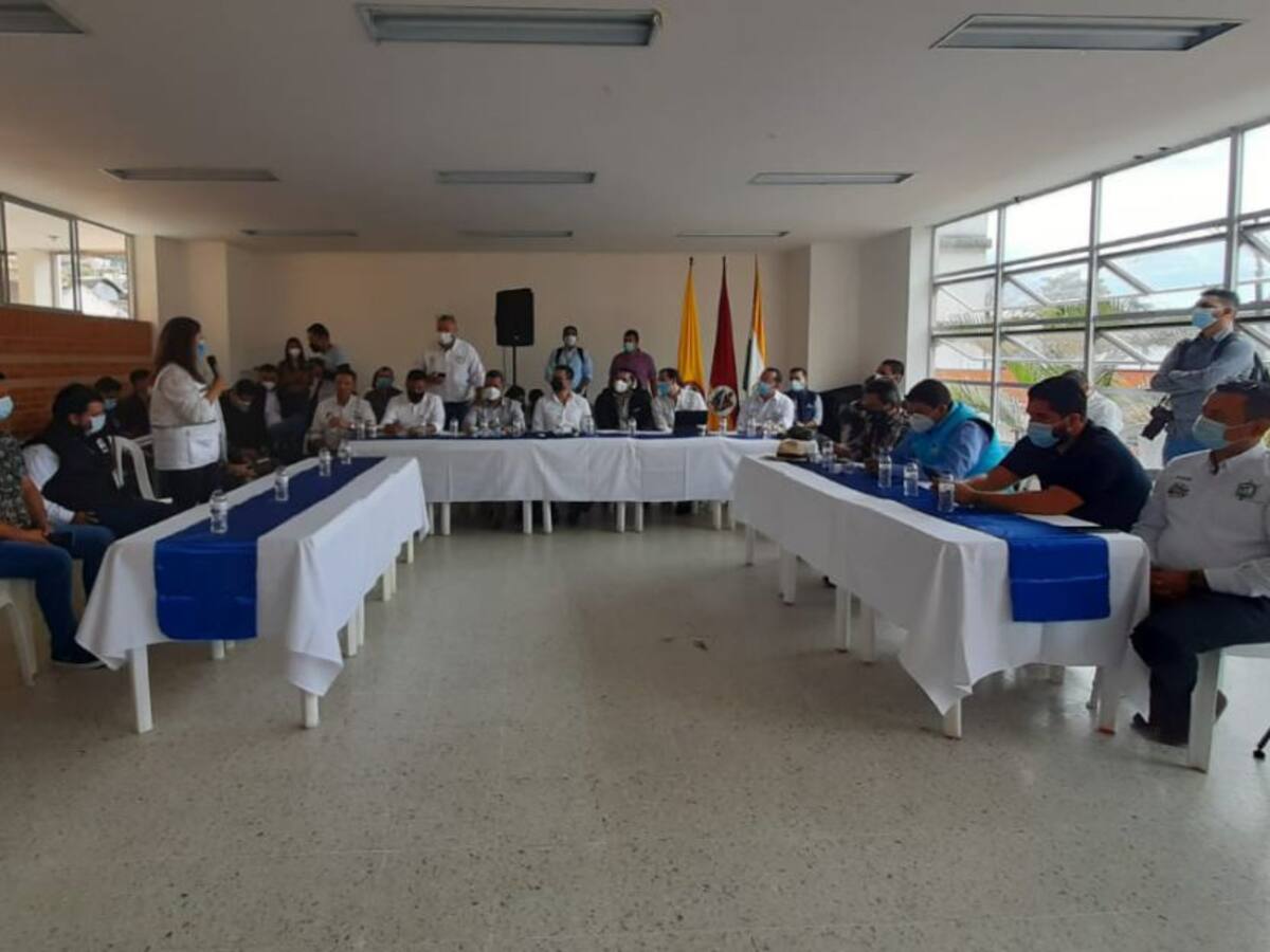 Firman acuerdo para levantar bloqueos en la vía Manizales - Mariquita