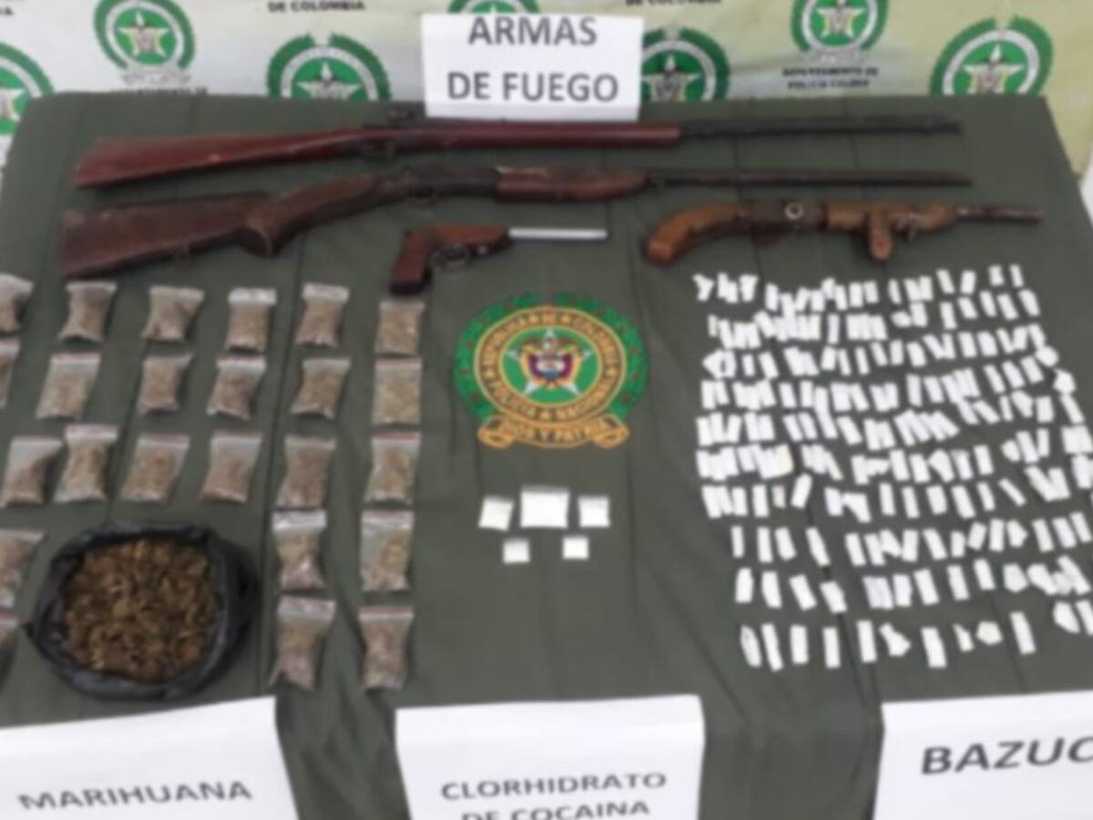 Policía halla armas de fuego y sustancia estupefaciente en San José, Caldas