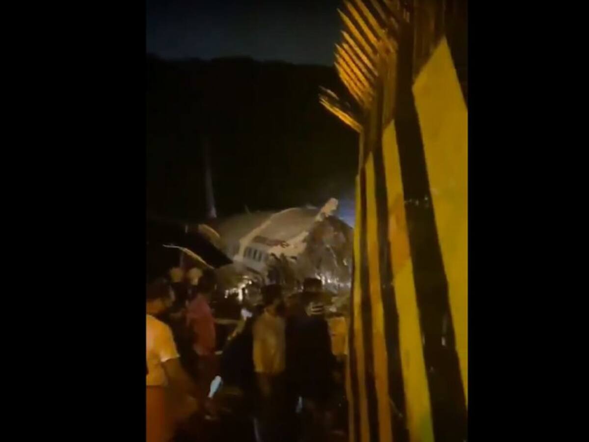 Avión de Air India Express chocó al aterrizar en Calcuta (India)