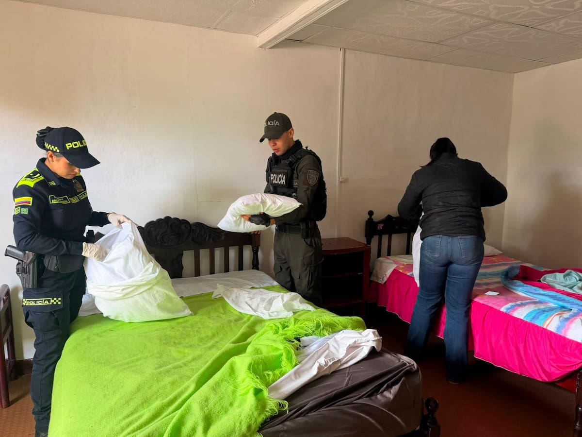 Autoridades incautan colchones y otros elementos deteriorados en prestadores turísticos en Caldas