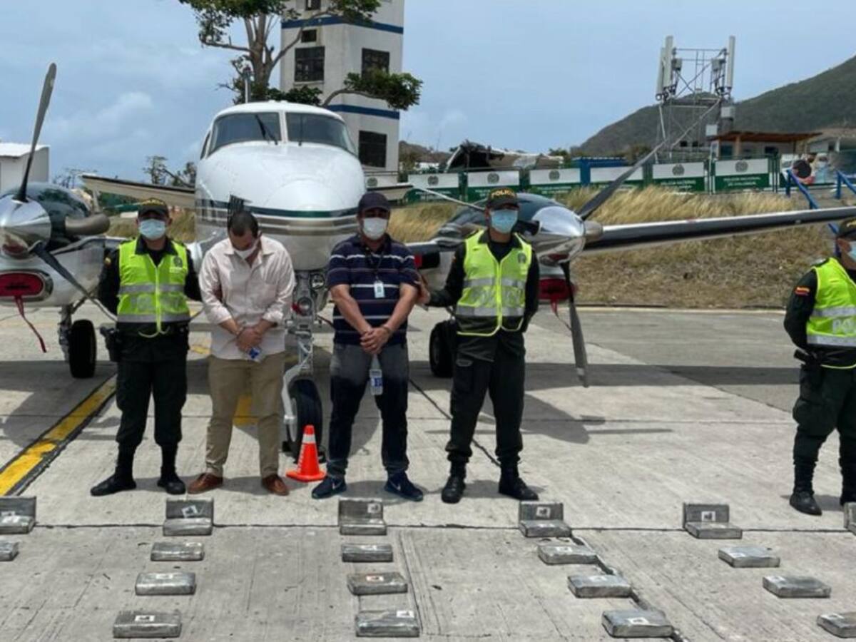 Detectan avioneta con más de 400 kilos de coca en aeropuerto de Providencia