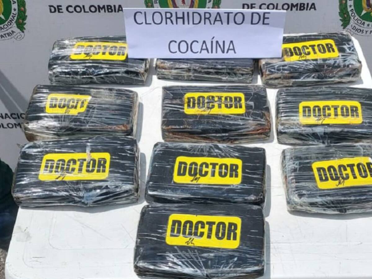 Incautaron 10 kilos de cocaína en la bodega de un bus en Bolívar