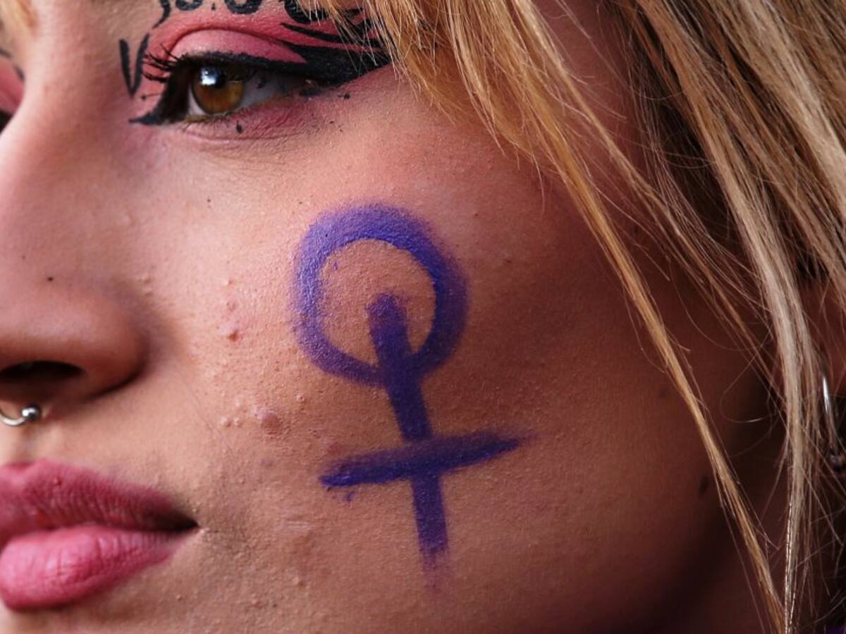 Congresista Hernández respalda proyecto de ley de derechos menstruales