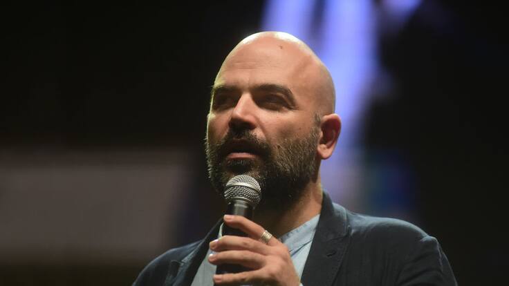 La industria que más genera dinero en Italia es la mafia: periodista Roberto Saviano