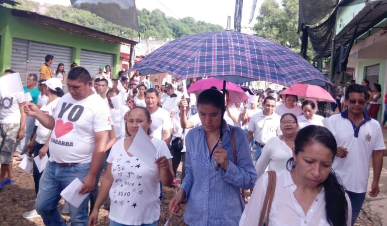 Marcha de comunidades en La Gabarra