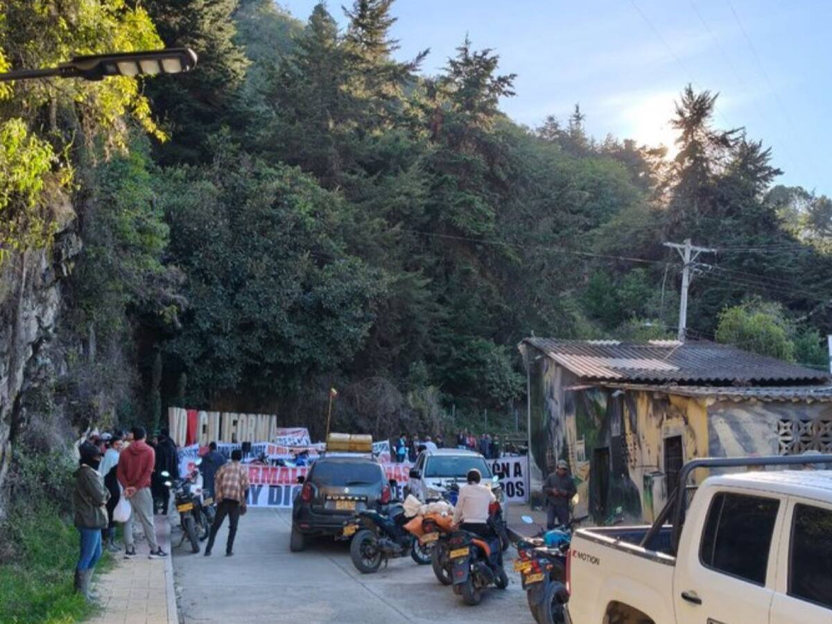 Mineros de Soto Norte frenan visita del Servicio Geológico Nacional