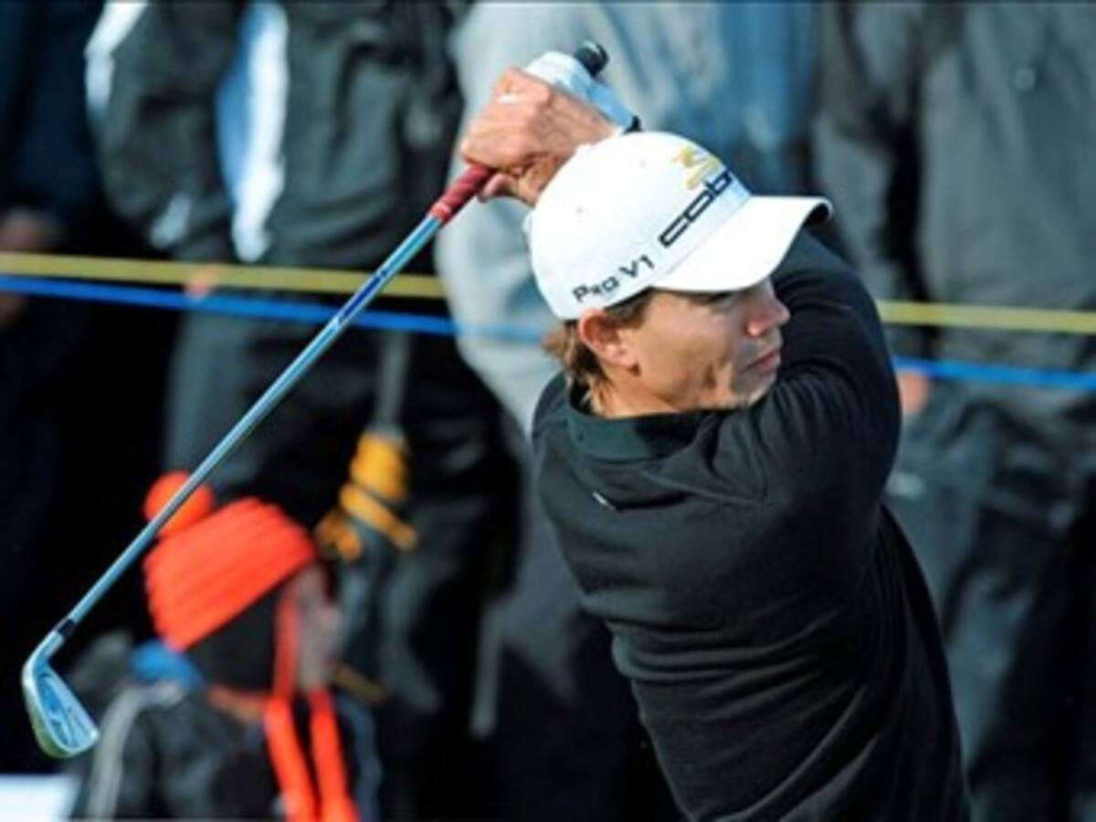 Camilo Villegas asciende a la casilla 18 del abierto británico de golf que lidera el sudafricano Louis Oosthuizen