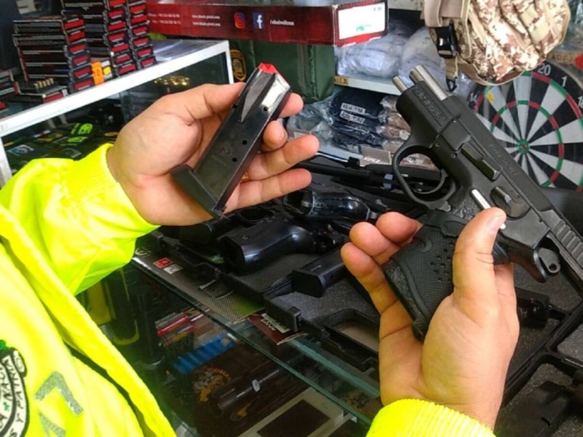 Incautan 50 armas de letalidad reducida en locales comerciales de Cartagena